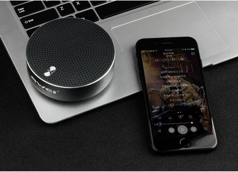 awei y800 mini bluetooth speaker 1 1 768x557 1